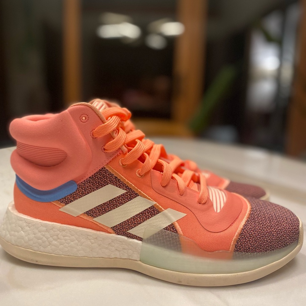 Sample BRAND NEW Mens Adidas Marquee Boost
